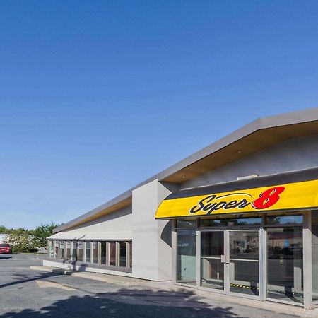 Super 8 By Wyndham Kirkland Lake Exterior photo