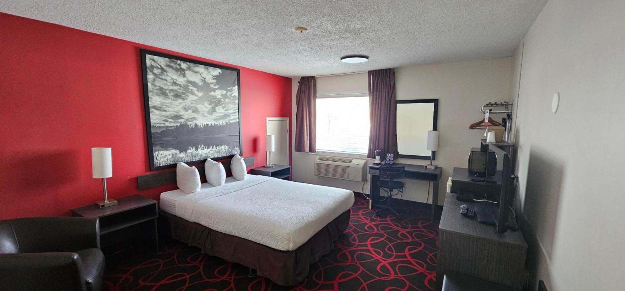 Super 8 By Wyndham Kirkland Lake Exterior photo